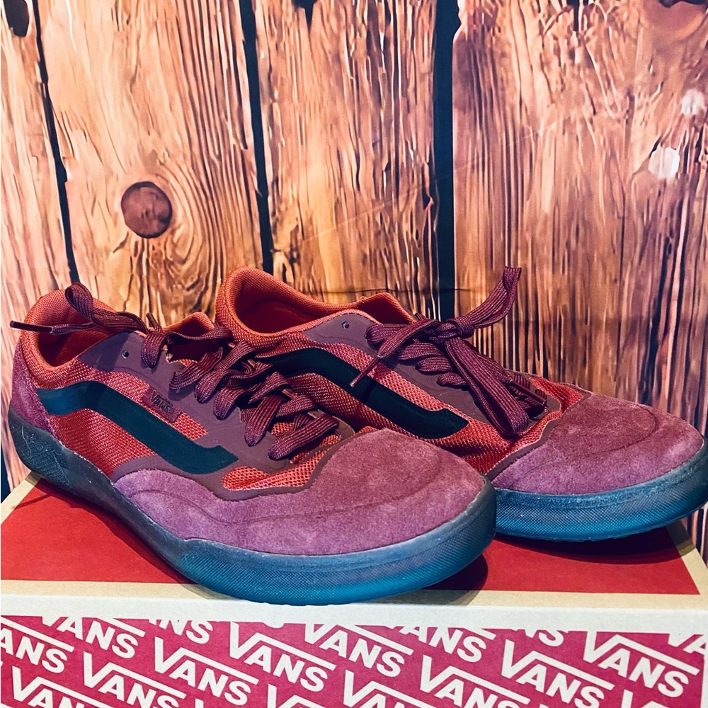 Vans Pro sneakers in burgundy and black with Ultimate Waffle technology.